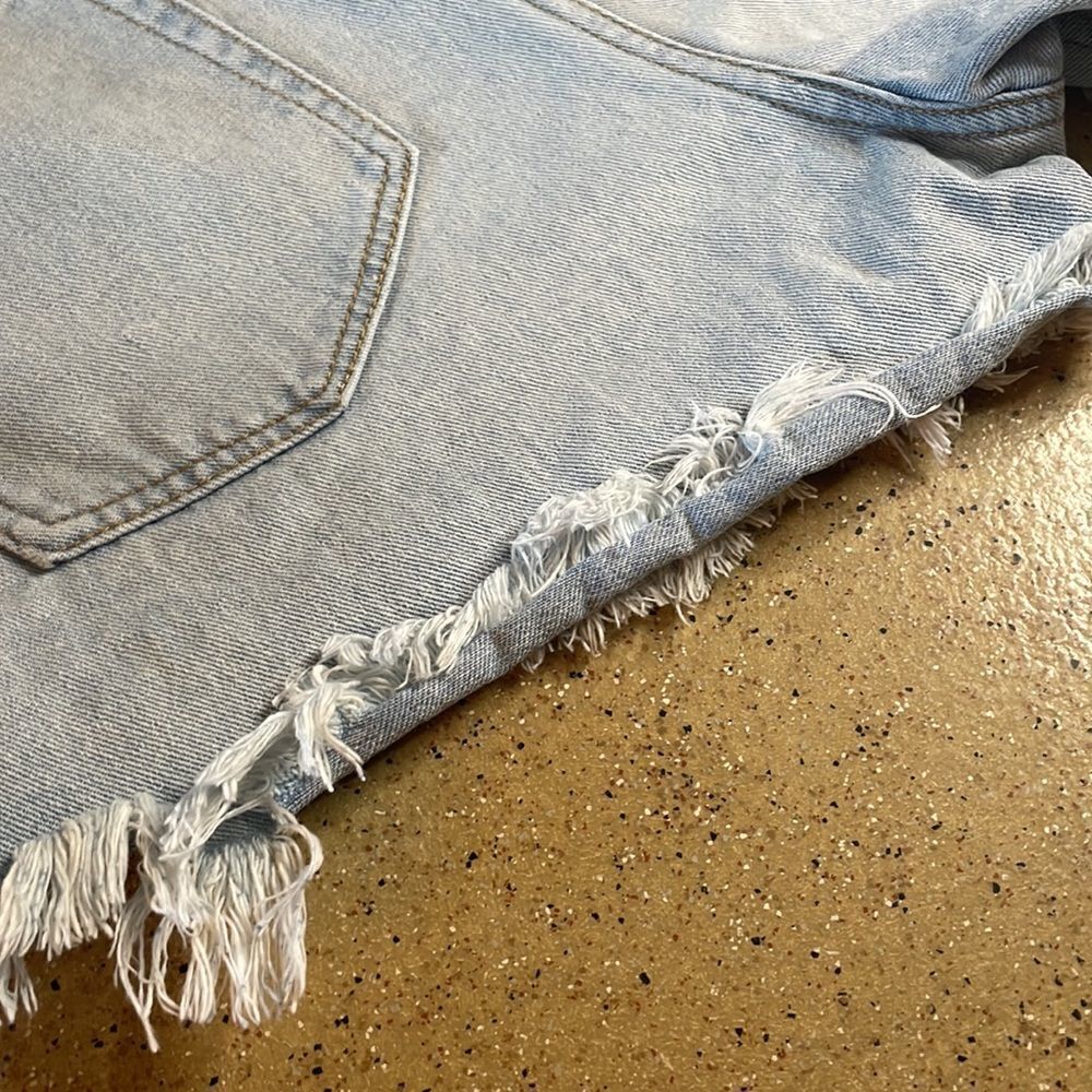 Wild Fable "High Rise Short" light wash denim cutoff jean shorts sz 8 - Picture 15 of 16